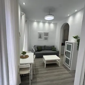 Center Living , Granada España